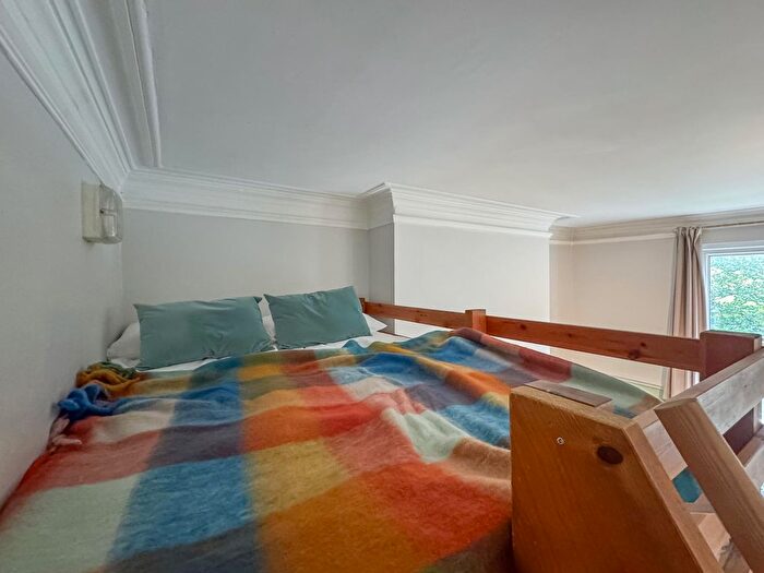 1 Bedroom Terraced House To Rent In Hyde Park Road, Leeds, LS6