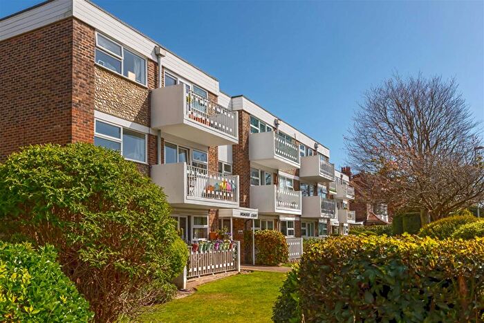 2 Bedroom Flat For Sale In Downview Road, Worthing, BN11