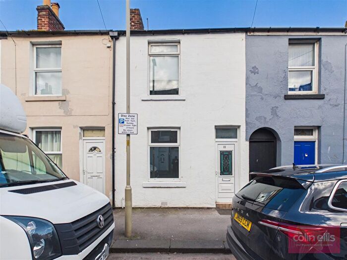 2 Bedroom Terraced House For Sale In Hoxton Road, Scarborough, YO12