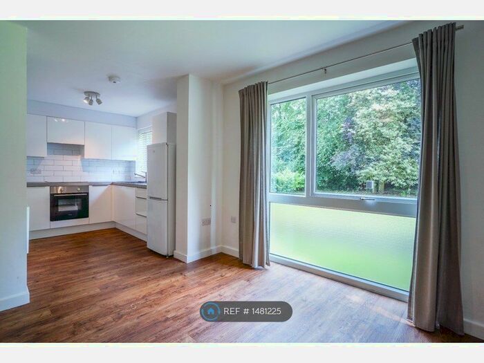 1 Bedroom Flat To Rent In Barry Court, Manchester, M20