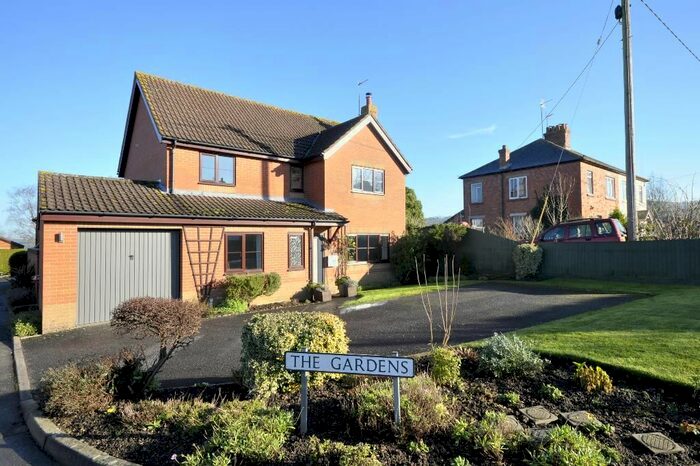 4 Bedroom Detached House For Sale In The Gardens, Heddington, Calne, Wiltshire, SN11