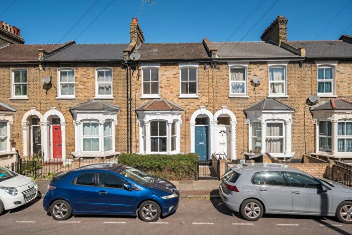 3 Bedroom Terraced House For Sale In Etta Street, London, SE8