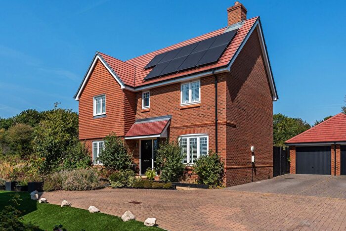 5 Bedroom Detached House For Sale In Clark Close, Edenbridge, Kent, TN8