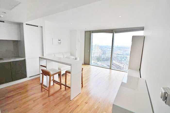 1 Bedroom Flat To Rent In The Landmark West Tower, Marsh Wall, London, E14