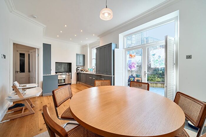 5 Bedroom Terraced House For Sale In Albion Road, Stoke Newington, N16