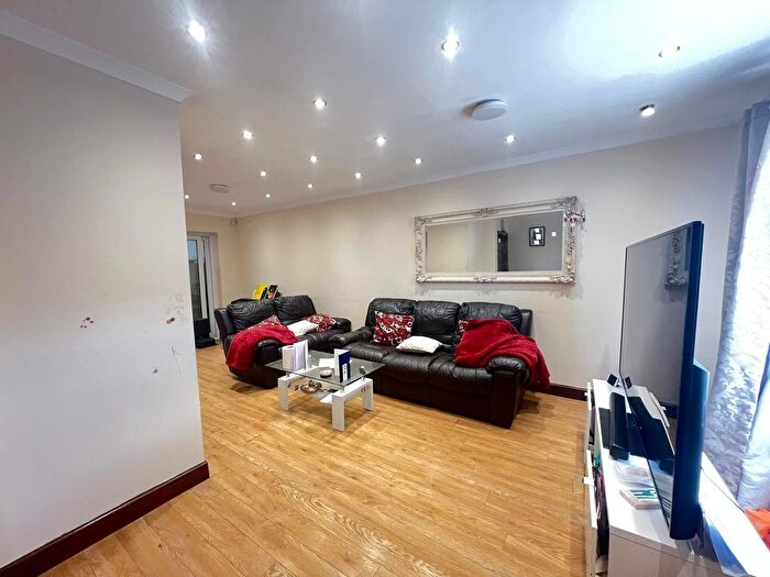 4 Bedroom Terraced House To Rent In Martin Drive, Northolt, Greater London, UB5