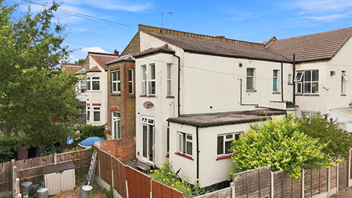 1 Bedroom Apartment For Sale In Finchley Road, Westcliff-on-sea, SS0