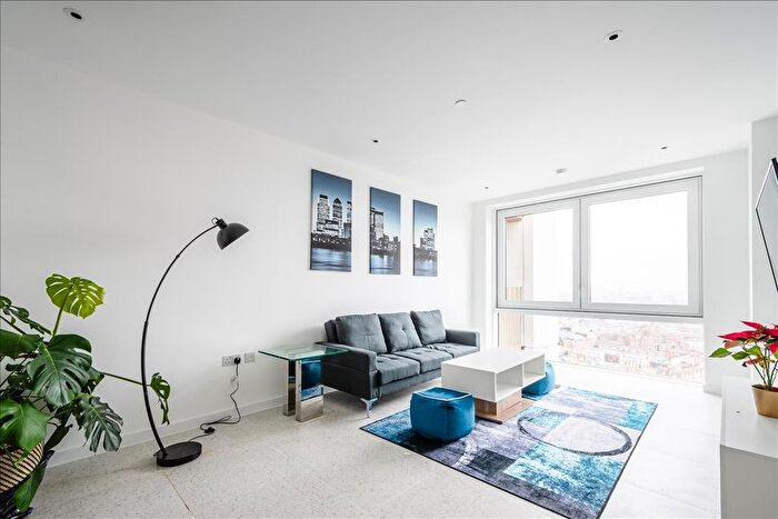 1 Bedroom Flat To Rent In Bouchon Point, Whitechapel, E1