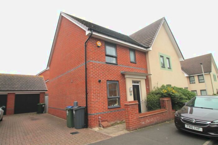 3 Bedroom Semi-Detached House To Rent In Messenger Road, Smethwick, B66