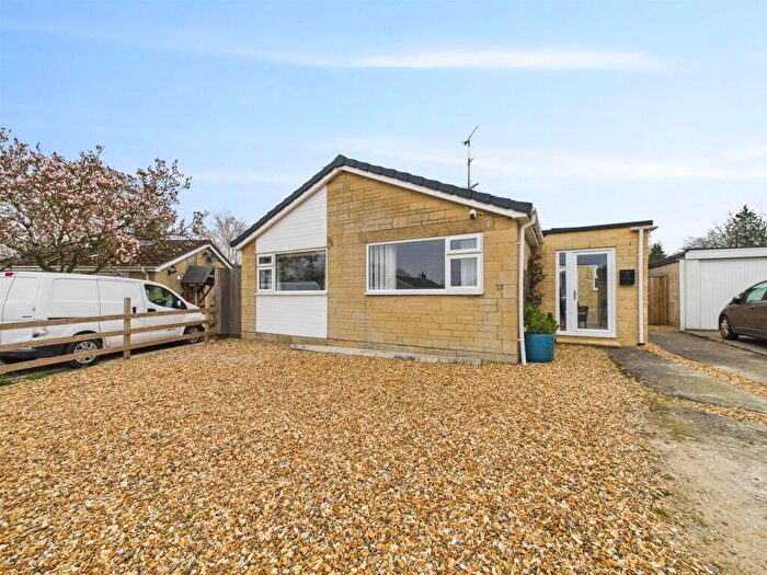 3 Bedroom Bungalow For Sale In Milbourne Park, Milbourne, Malmesbury, SN16