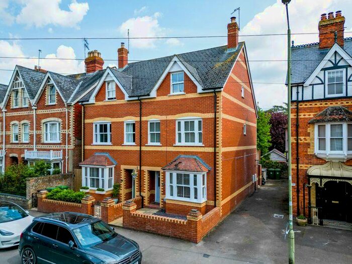 4 Bedroom Semi-Detached House To Rent In Newbury Street, Wantage, OX12