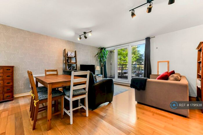 2 Bedroom Flat To Rent In Thistley Court, London, SE8