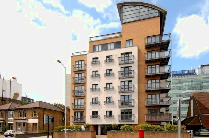 2 Bedroom Flat To Rent In Park Lane, Croydon, CR0