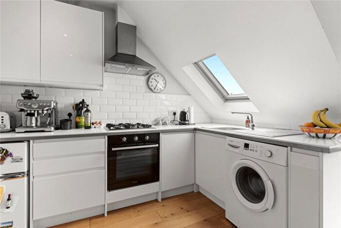 2 Bedroom Apartment For Sale In Marney Road, London, SW11