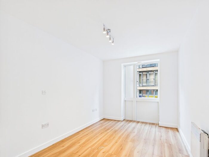 1 Bedroom Flat For Sale In Essex Street, City Centre, Birmingham, B5