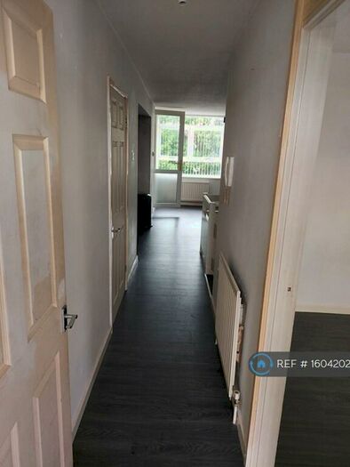 3 Bedroom Flat To Rent In Kenilworth Court, Washington, NE37