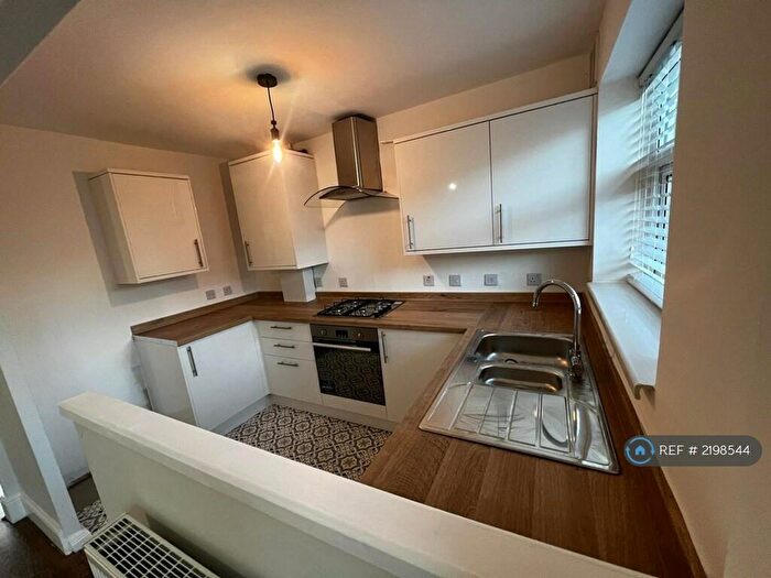 3 Bedroom Semi-Detached House To Rent In Middleham Close, Liverpool, L32