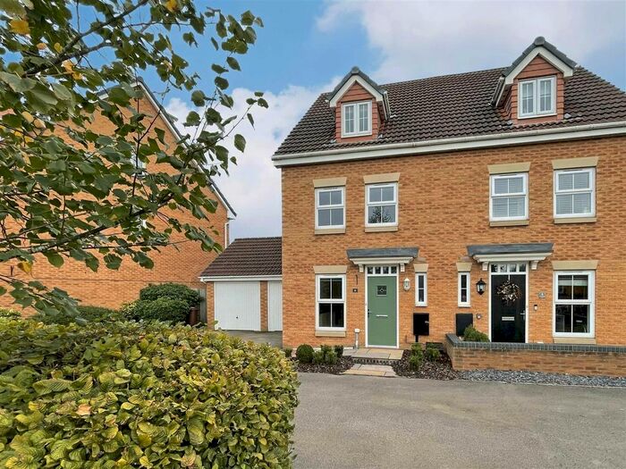 3 Bedroom Town House To Rent In Jenner Close, Melton Mowbray, LE13