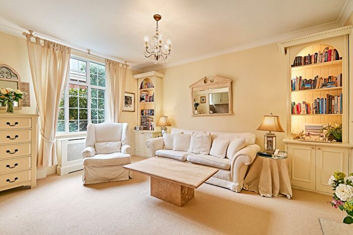 Studio To Rent In Chelsea Manor Street, London, SW3