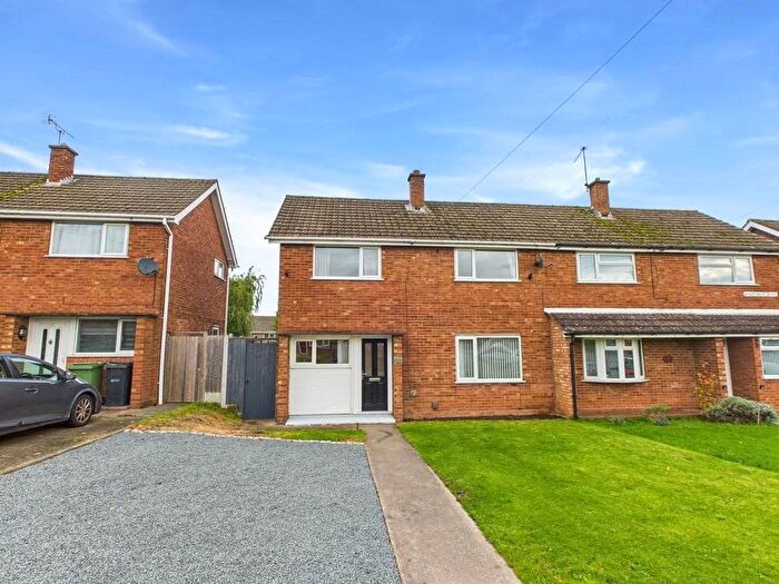 3 Bedroom Semi Detached House For Sale In Windermere Drive, Worcester, Worcestershire, WR4