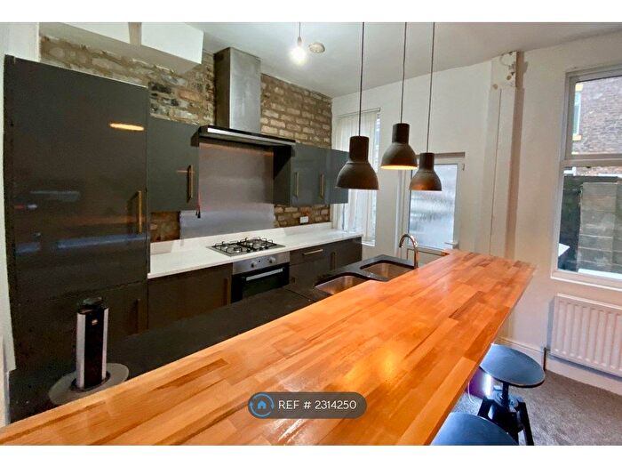 6 Bedroom Terraced House To Rent In Blantyre Road, Liverpool, L15