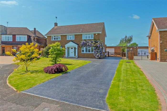 4 Bedroom Detached House To Rent In Dane Close, Hartlip, Sittingbourne, Kent, ME9