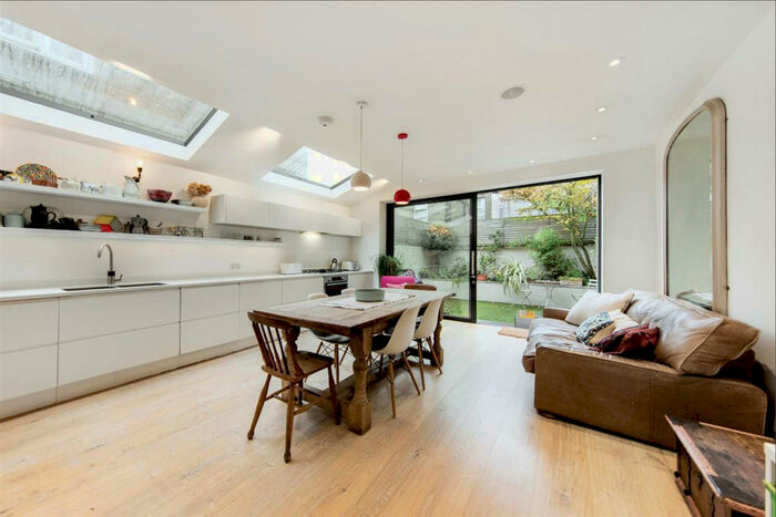 3 Bedroom Terraced House To Rent In Hiley Road, Kensal Green, London, NW10