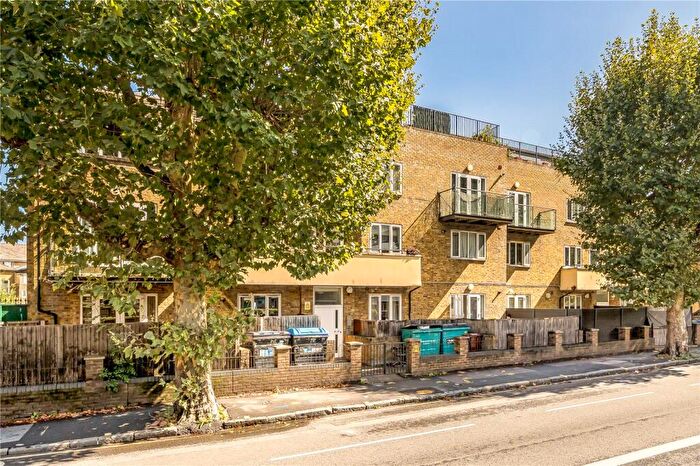 2 Bedroom Apartment To Rent In Bush Road, London, SE8
