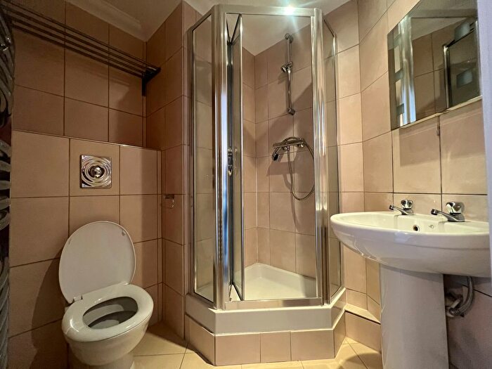 2 Bedroom Flat To Rent In Chessel Avenue, Bournemouth, BH5