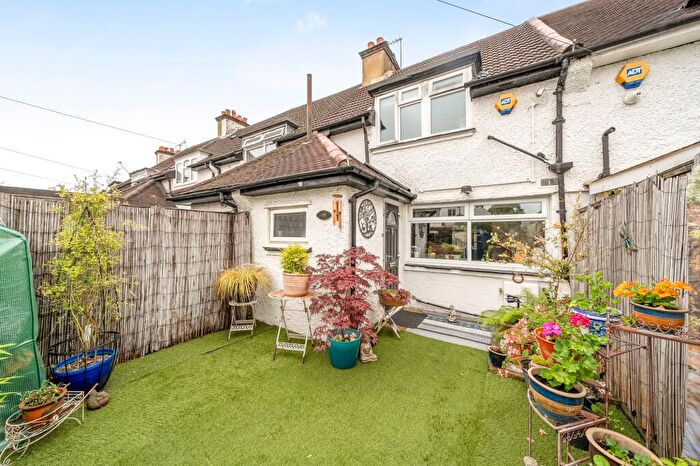 3 Bedroom Terraced House For Sale In Horton Hill, Epsom, KT19