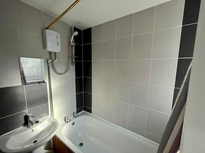 2 Bedroom Property To Rent In Meadowvale, Estcourt Street, Hull, HU9