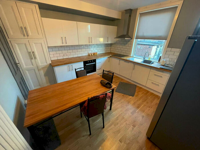 4 Bedroom Terraced House To Rent In Aston Street, Leeds, LS13