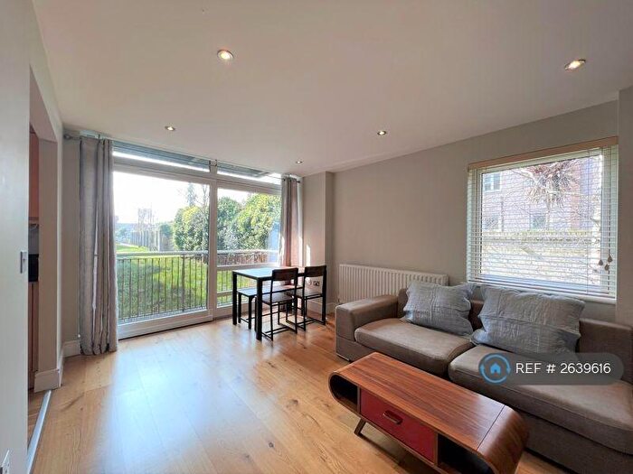 1 Bedroom Flat To Rent In Lowry House, London, E14