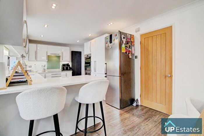 4 Bedroom Detached House For Sale In Chelney Walk, Morrisons Estate, Binley, Coventry, CV3