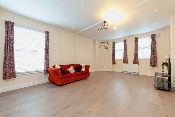 3 Bedroom Property To Rent In Burns Road, London, NW10