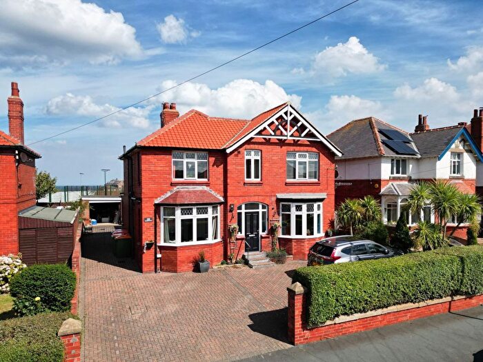 6 Bedroom Detached House For Sale In Upgang Lane, Whitby, YO21