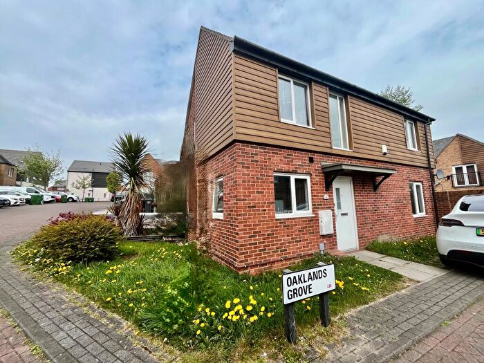 2 Bedroom House To Rent In Oaklands Grove, Gipton, Leeds, LS8