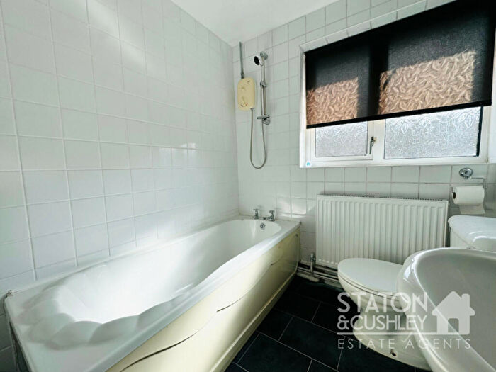 2 Bedroom Detached Bungalow For Sale In Westhill Park, Mansfield Woodhouse, NG19