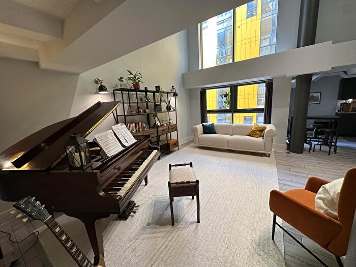 3 Bedroom Apartment To Rent In Tobacco Warehouse, L3