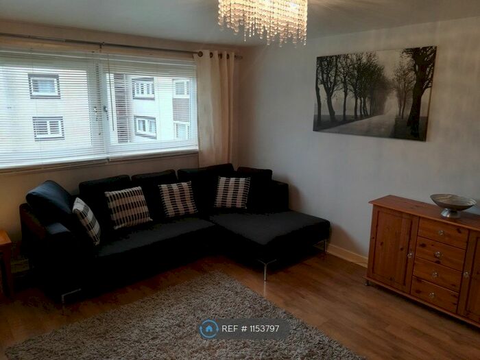 2 Bedroom Flat To Rent In Calder Gardens, Edinburgh EH11