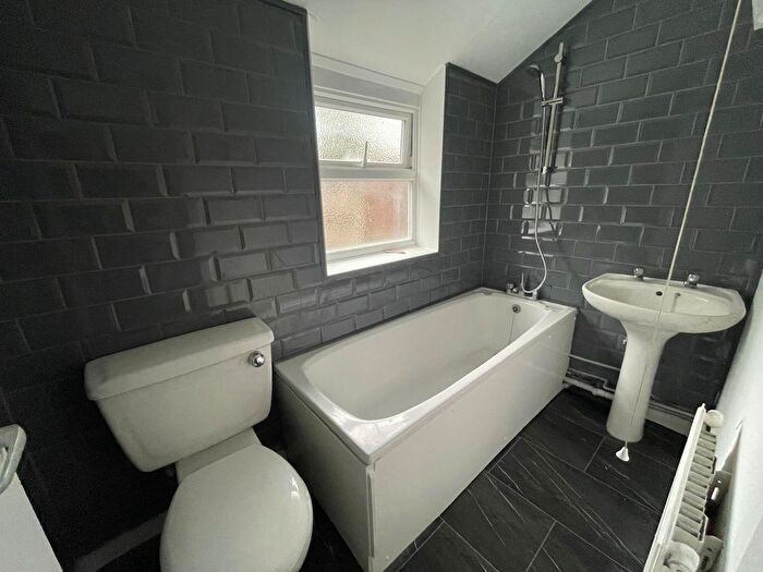 3 Bedroom Terraced House To Rent In Alfred Street, Dunstable, LU5