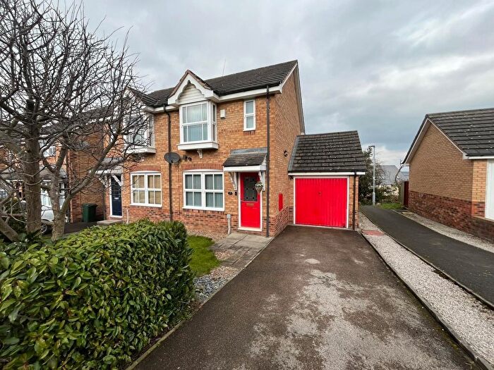 2 Bedroom Detached House To Rent In Stead Hill Way, Thackley, Bradford, West Yorkshire, Uk, BD10