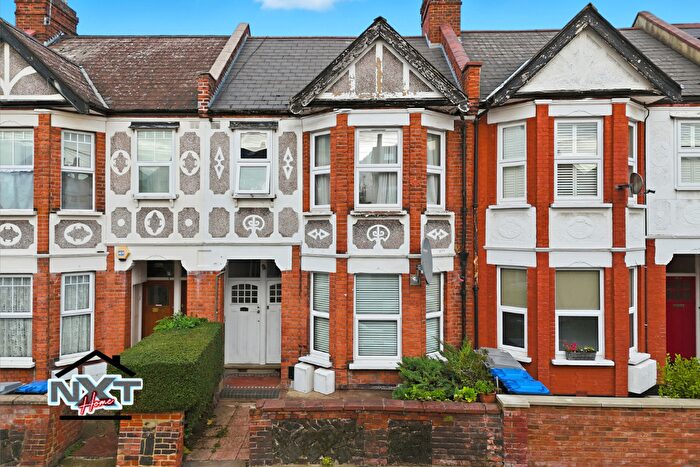 3 Bedroom Terraced House For Sale In Cedar Road, London, NW2