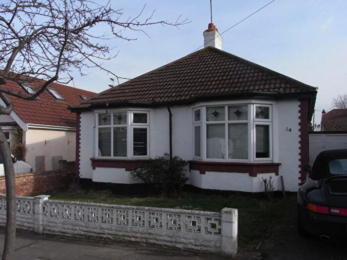 2 Bedroom Detached Bungalow To Rent In Grange Park Drive Leigh On Sea, SS9