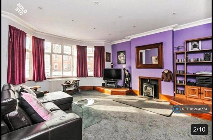 2 Bedroom Maisonette To Rent In Woodcote Mews, Wallington, SM6