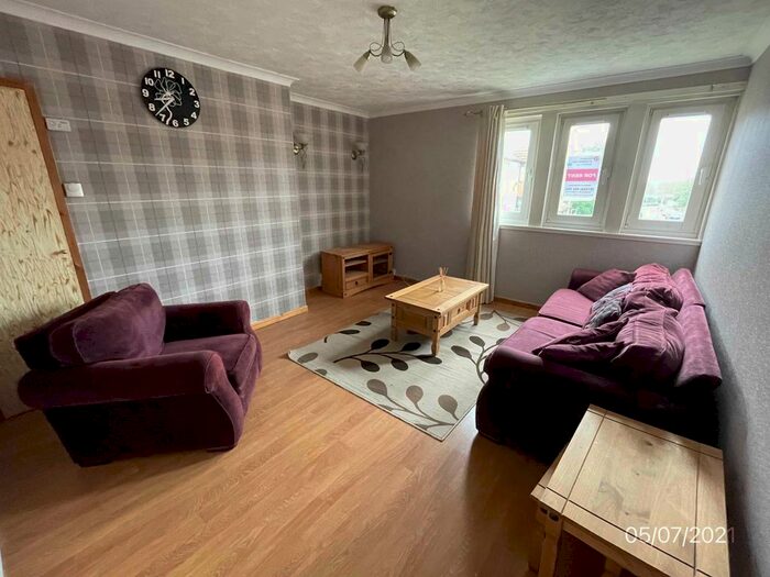 2 Bedroom Flat To Rent In Morrison Drive, First Floor Right, Aberdeen, AB10