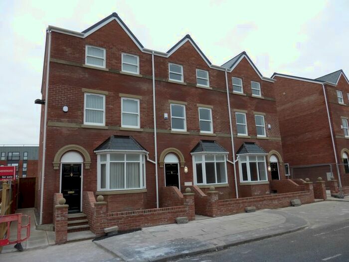4 Bedroom Town House To Rent In Litherland Road, Bootle, L20