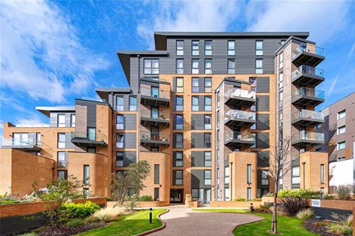 2 Bedroom Flat For Sale In Baltic Avenue, Brentford, TW8