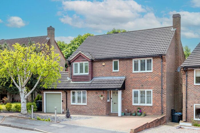 4 Bedroom Detached House To Rent In Beaumont Road, Purley, CR8