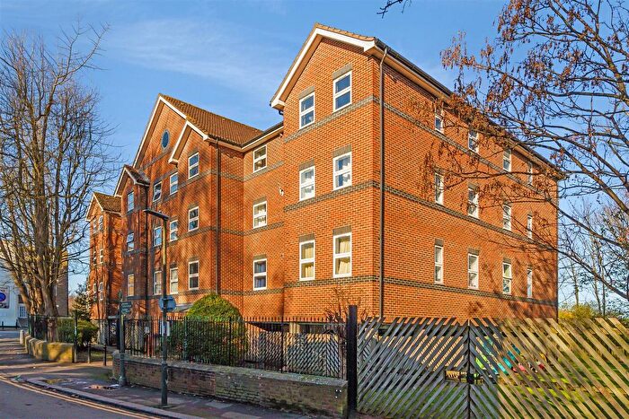2 Bedroom Flat For Sale In Byegrove Road, Colliers Wood, SW19
